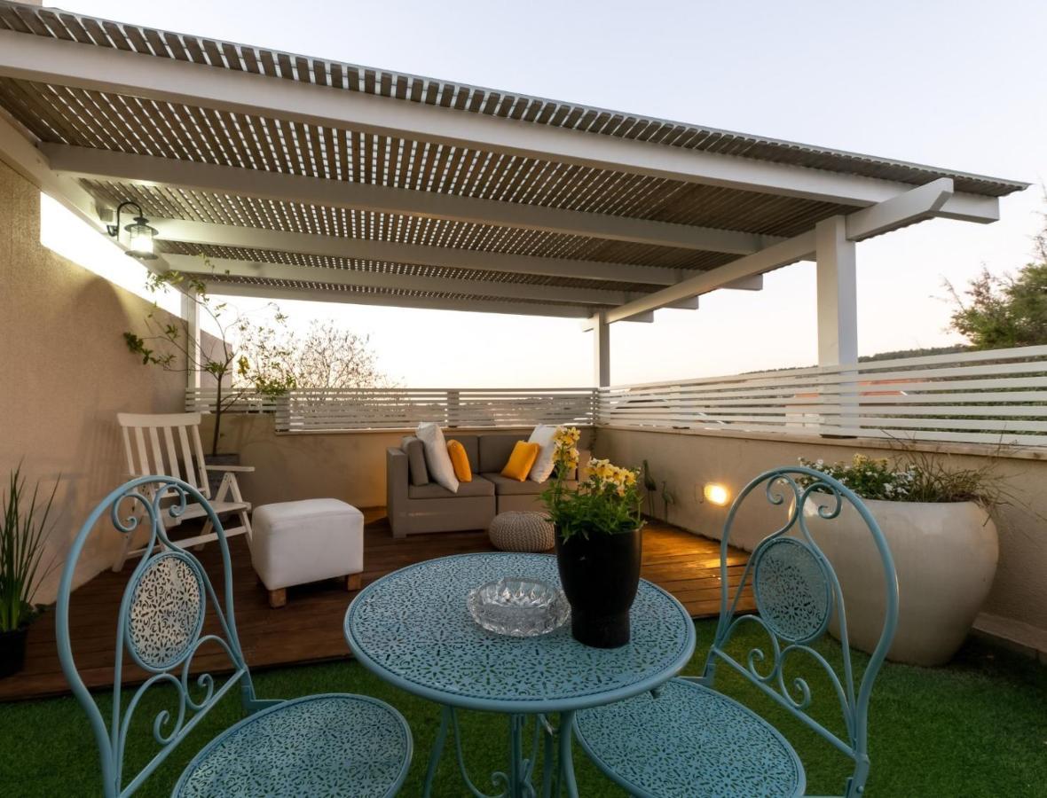 אוסנתה סוויטת בוטיק עם בריכה פרטית Villa Kefar Weradim Bagian luar foto