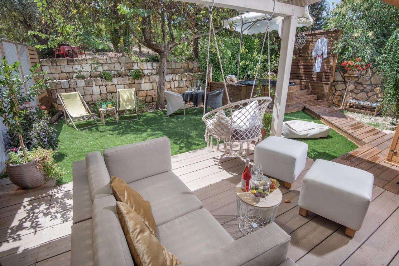 אוסנתה סוויטת בוטיק עם בריכה פרטית Villa Kefar Weradim Bagian luar foto