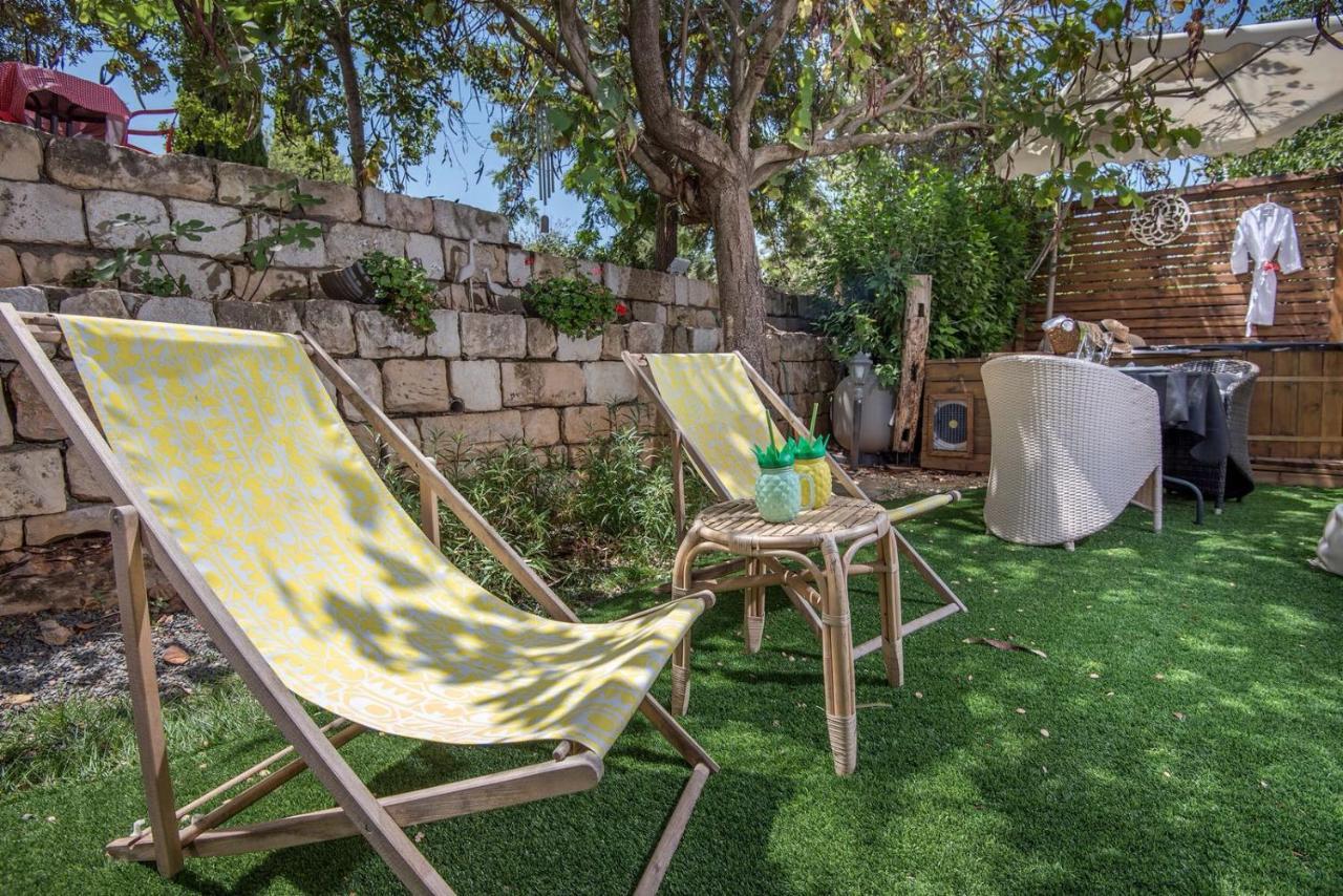 אוסנתה סוויטת בוטיק עם בריכה פרטית Villa Kefar Weradim Bagian luar foto